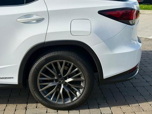 White 2022 Lexus RX 450h F SPORT Handling