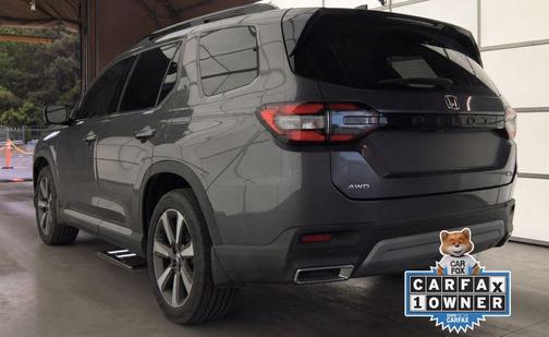 Modern Steel Metallic 2024 Honda Pilot Elite