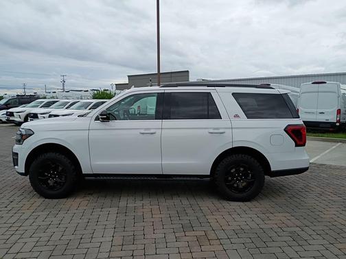 Oxford White 2022 Ford Expedition Timberline