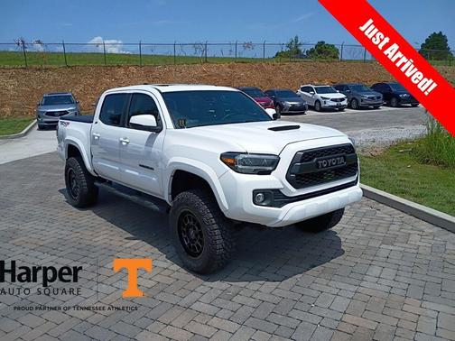 White 2022 Toyota Tacoma TRD Sport