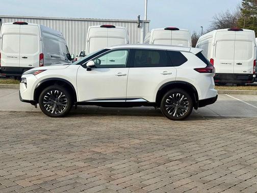 2024 Nissan Rogue Platinum