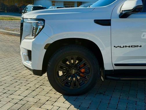 2024 GMC Yukon SLT