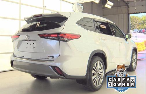 Wind Chill Pearl 2023 Toyota Highlander Platinum