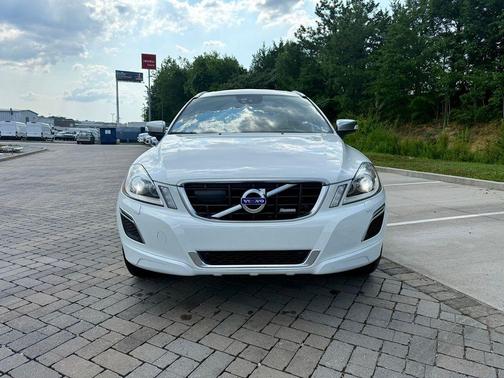 2013 Volvo XC60 T6 R-Design Platinum