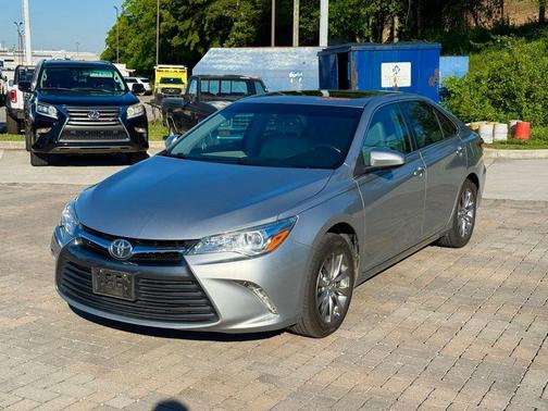 Celestial Silver Metallic 2016 Toyota Camry XLE