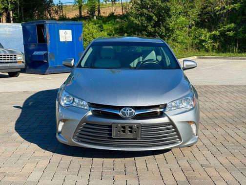 Celestial Silver Metallic 2016 Toyota Camry XLE