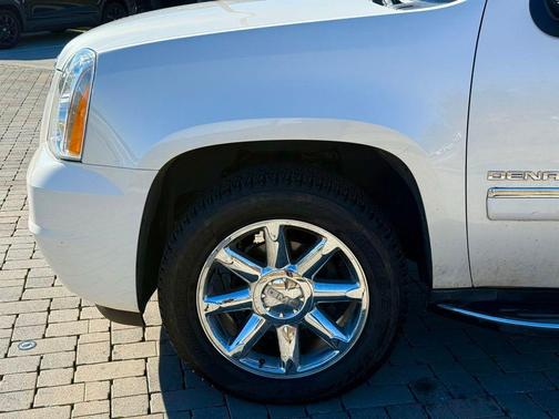 2011 GMC Yukon XL 1500 Denali