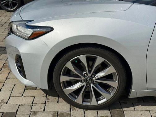 Brilliant Silver Metallic 2020 Nissan Maxima 3.5 Platinum