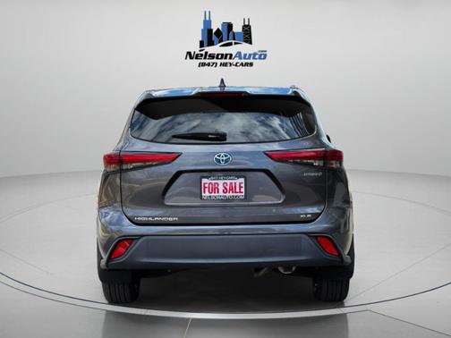 Magnetic Gray Metallic 2020 Toyota Highlander Hybrid XLE