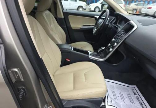 2016 Volvo XC60 T6 Drive-E Platinum