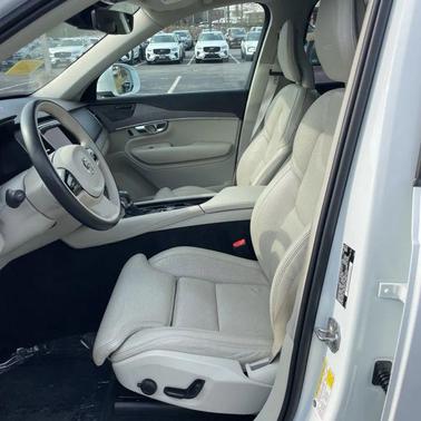 Crystal White Metallic 2020 Volvo XC90 T6 Inscription