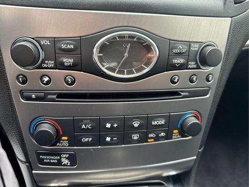 2011 INFINITI G25x Base