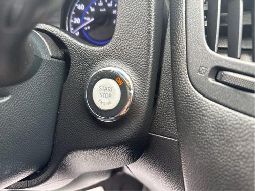 2011 INFINITI G25x Base