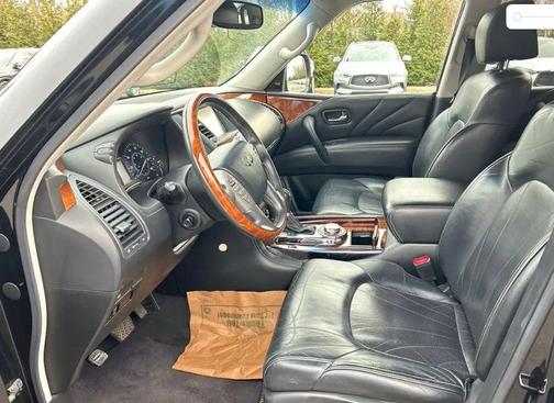 2017 INFINITI QX80 Base