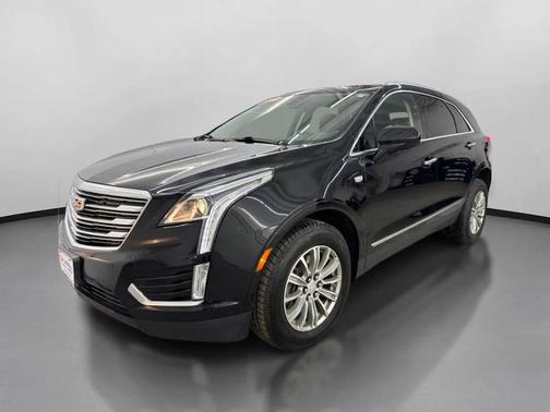 Stellar Black Metallic 2018 Cadillac XT5 Luxury