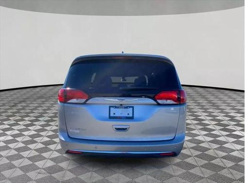 2018 Chrysler Pacifica Touring-L