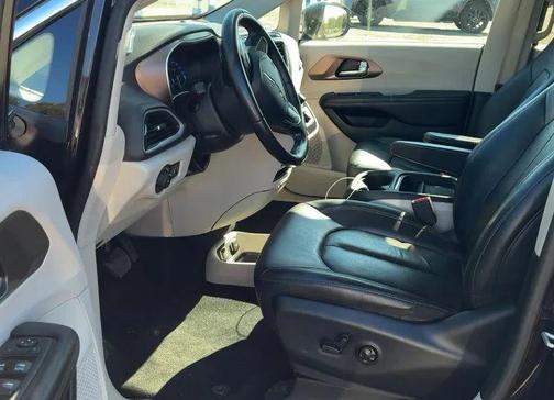 2018 Chrysler Pacifica Touring-L