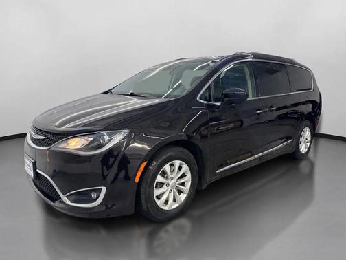 2018 Chrysler Pacifica Touring-L