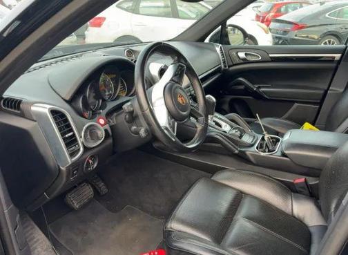 2018 Porsche Cayenne Platinum Edition