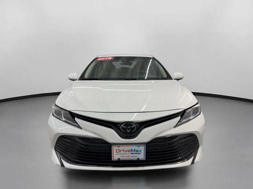 Super White 2018 Toyota Camry LE