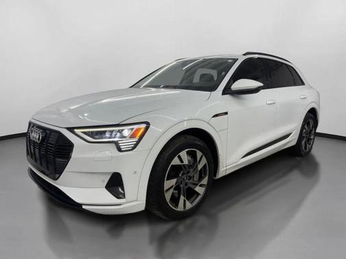 2022 Audi e-tron Premium