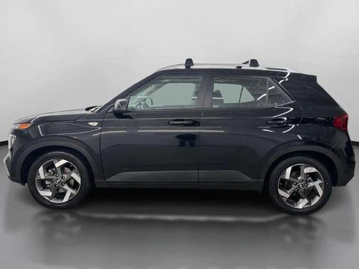 2022 Hyundai VENUE SEL