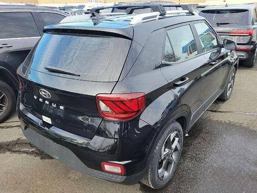 2022 Hyundai VENUE SEL