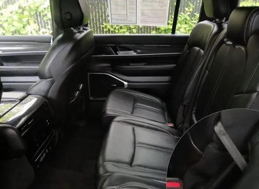 Diamond Black Crystal Pearlcoat 2022 Jeep Wagoneer Series II 4x4