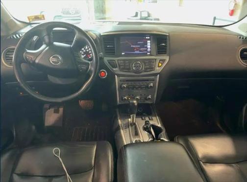 2017 Nissan Pathfinder SL