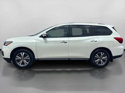 2017 Nissan Pathfinder SL