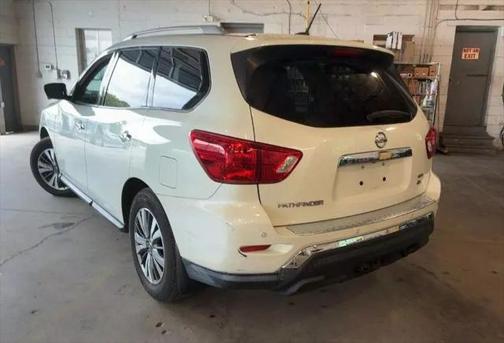 2017 Nissan Pathfinder SL