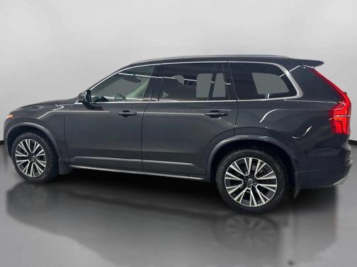 2021 Volvo XC90 T5 Momentum