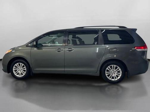 2014 Toyota Sienna XLE