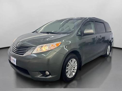 2014 Toyota Sienna XLE