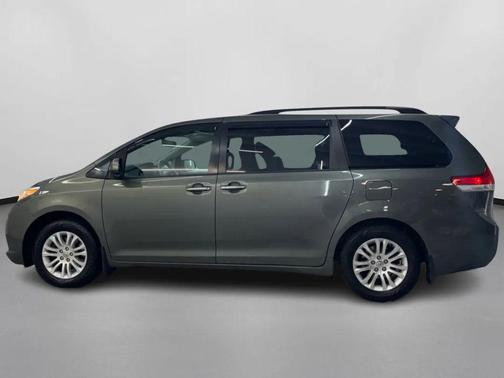 2014 Toyota Sienna XLE