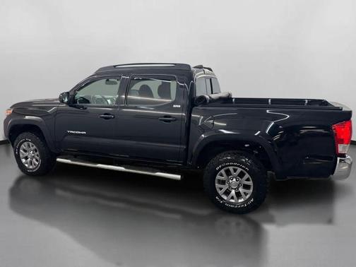 2016 Toyota Tacoma SR5