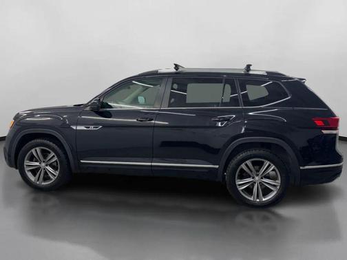 Black 2019 Volkswagen Atlas 3.6L SE w/Technology