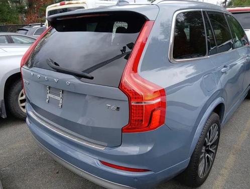 2022 Volvo XC90 T6 Momentum