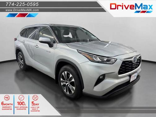 Celestial Silver Metallic 2020 Toyota Highlander Hybrid XLE