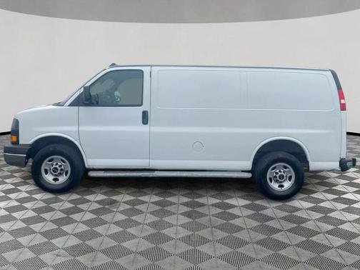 2022 GMC Savana 2500 Work Van