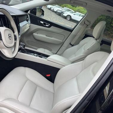 2018 Volvo XC60 T5 Momentum