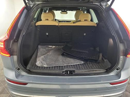2022 Volvo XC60 B5 Inscription