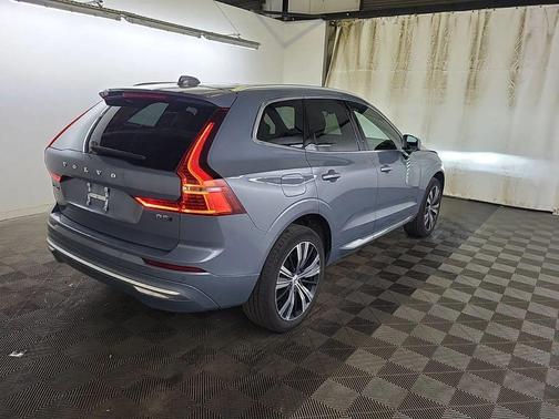 2022 Volvo XC60 B5 Inscription