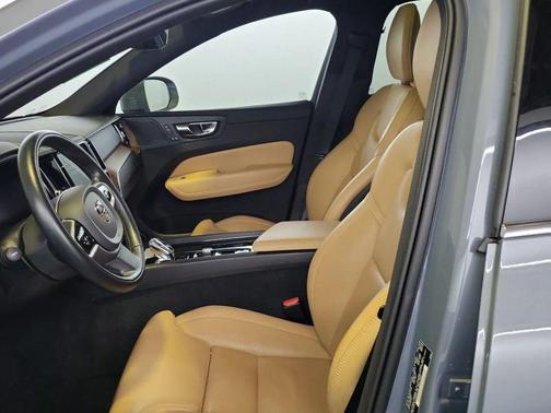 2022 Volvo XC60 B5 Inscription