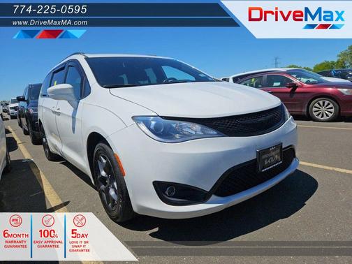 Bright White Clearcoat 2019 Chrysler Pacifica Touring L