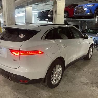 2017 Jaguar F-PACE 35t Prestige