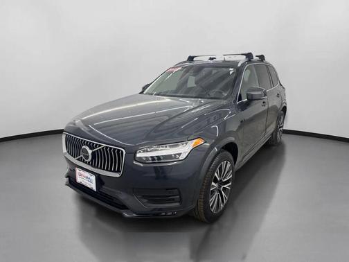 2022 Volvo XC90 T5 Momentum