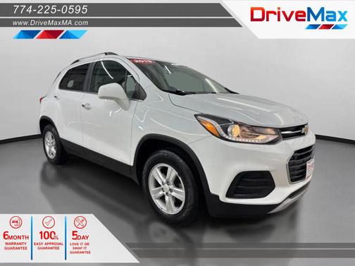 Summit White 2019 Chevrolet Trax LT