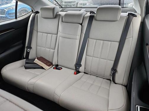2017 Lexus ES 350 Base