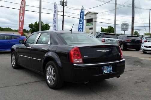 2008 Chrysler 300C Base